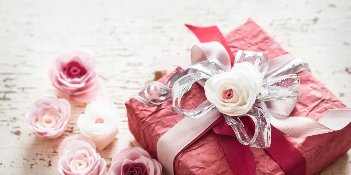 Elegant Modern Gift Wrapping Ideas