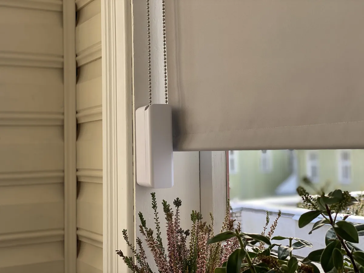 Smart Motorized Curtains for Living Rooms